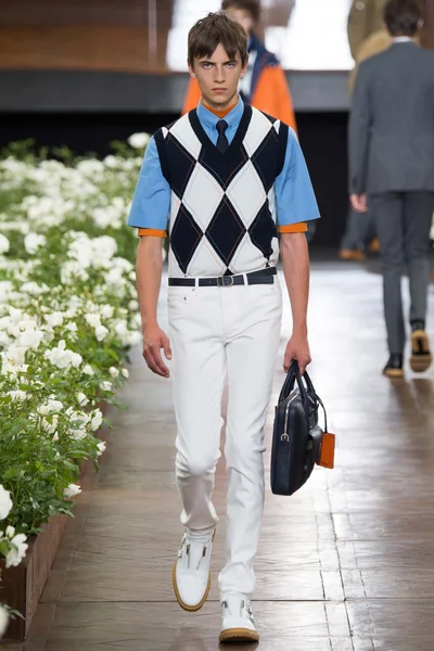 Look 31
